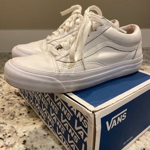 White Vans OG Old Skool LX VL